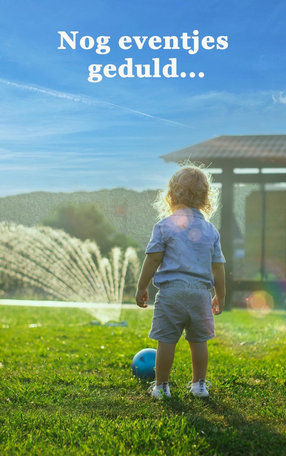 Belopen van gazon gelegd met grasmatten na een paar weken wanneer