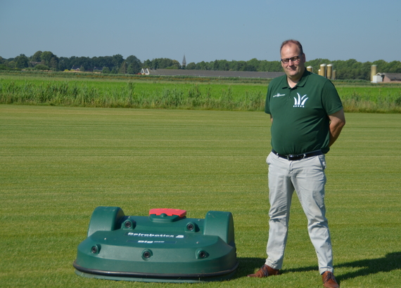 Robotmaaier ellermann graszoden.JPG