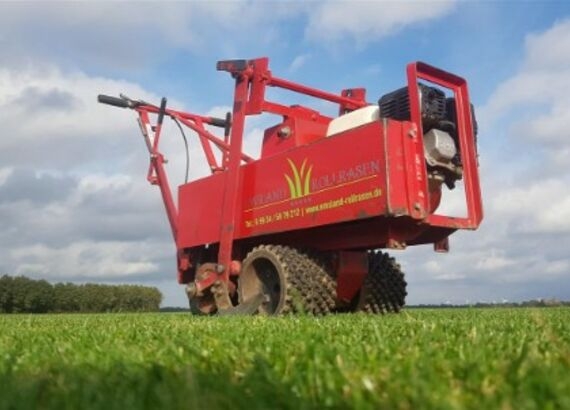 Graszoden verwijderen met machine - te huur bij Ellermann