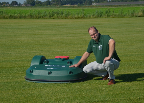 Ellermann graszoden robotmaaier.JPG