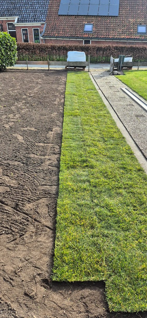 kant en klaar gras leggen voorbereiding ondergrond voor je gaat bestellen