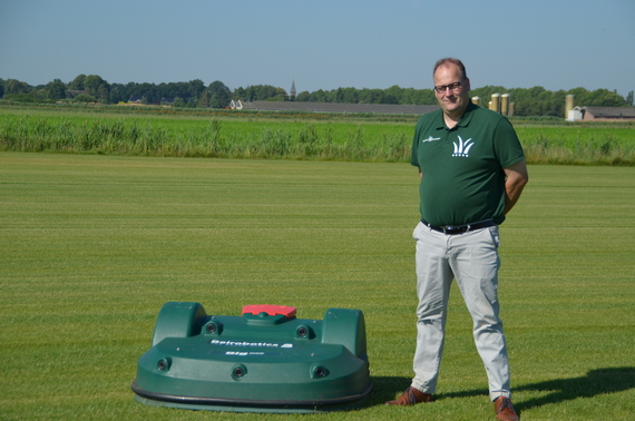 robotmaaier-nature-graszodenjpg.jpg