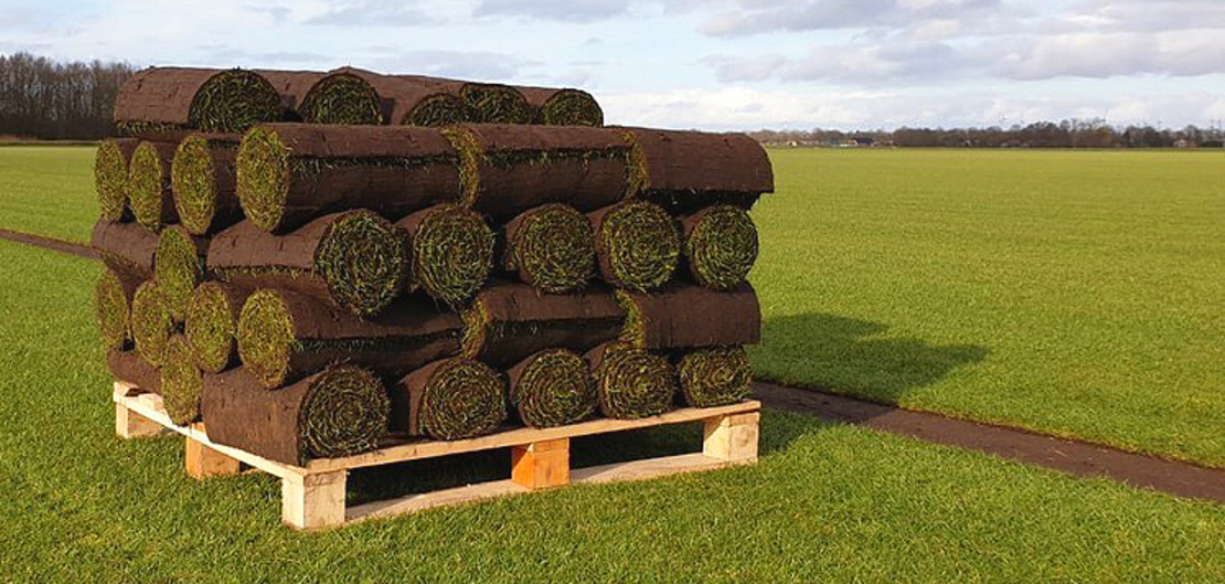 wat-weegt-een-rol-graszoden-of-grasrol-hoeveel-kilo.jpg
