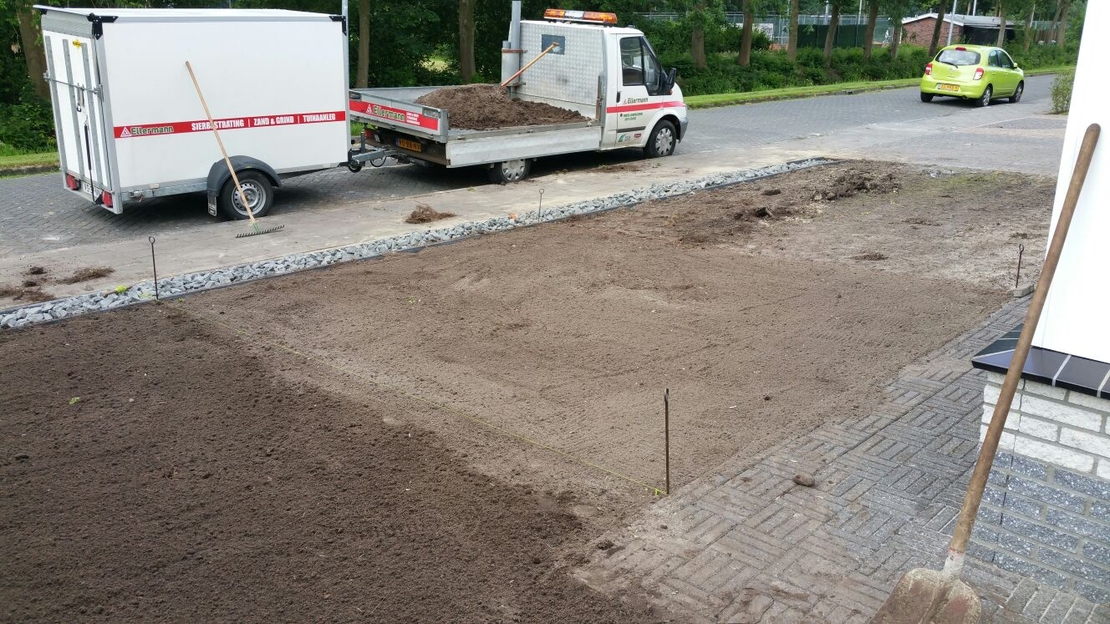 ondergrond-voorbereiden-voor-het-leggen-van-graszoden.jpg